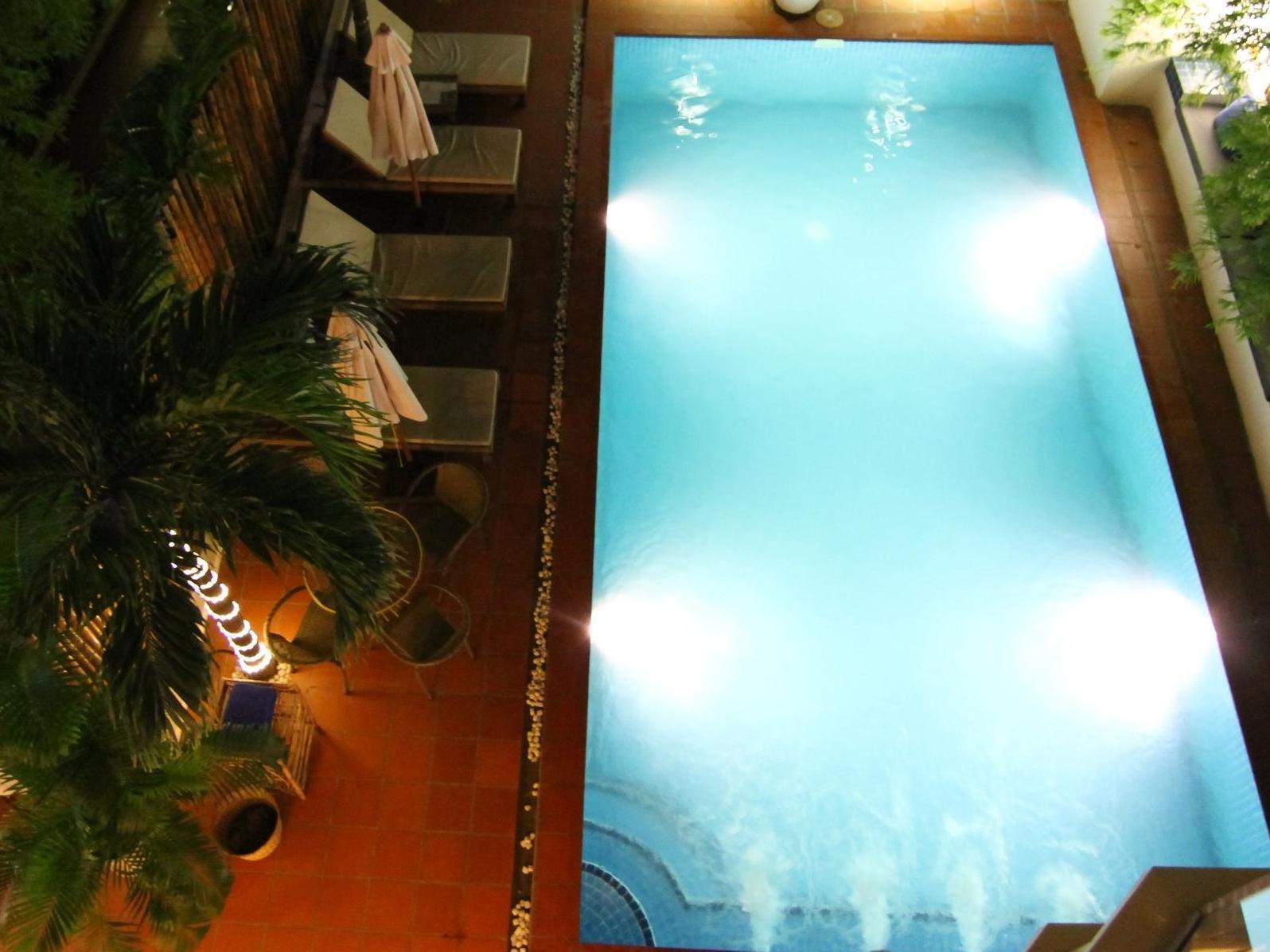 Jasmin Monument Hotel Phnom Penh Exterior photo
