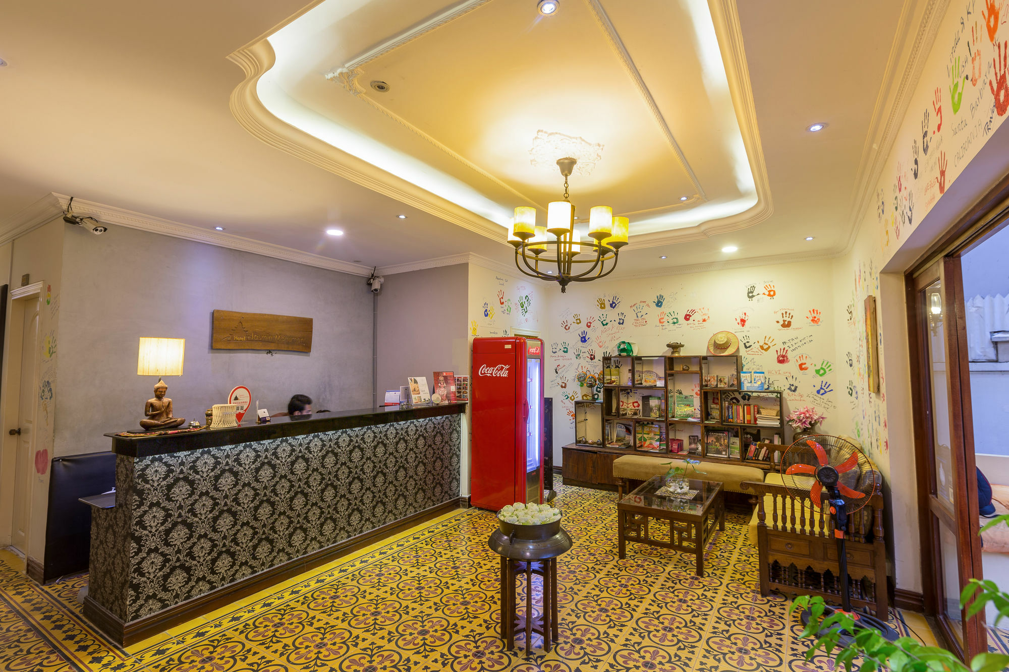 Jasmin Monument Hotel Phnom Penh Exterior photo