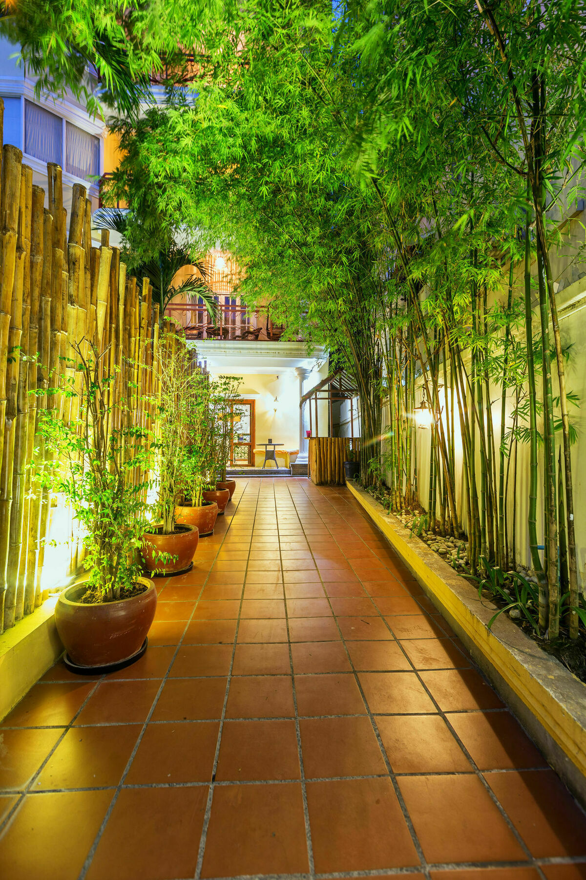 Jasmin Monument Hotel Phnom Penh Exterior photo