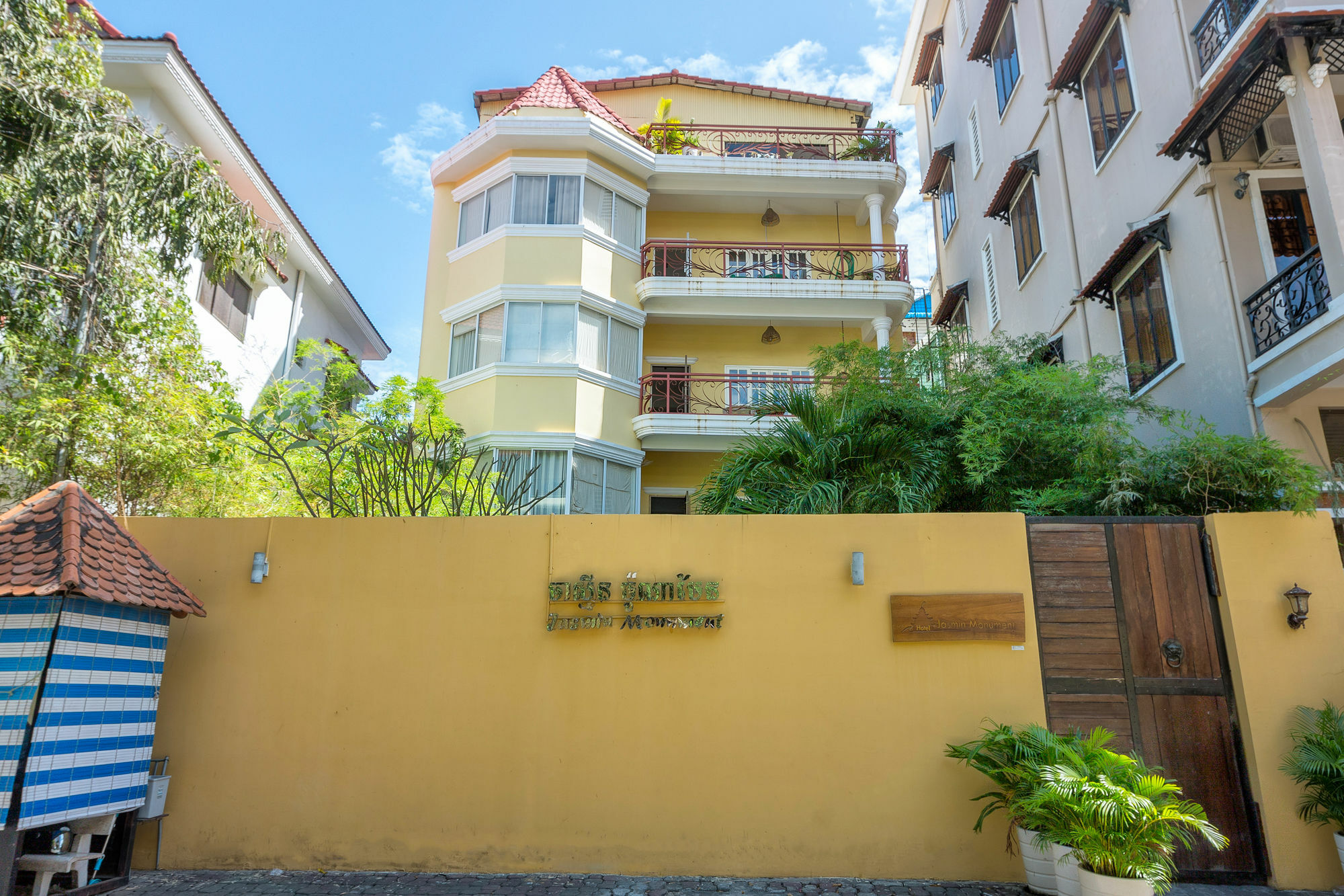 Jasmin Monument Hotel Phnom Penh Exterior photo