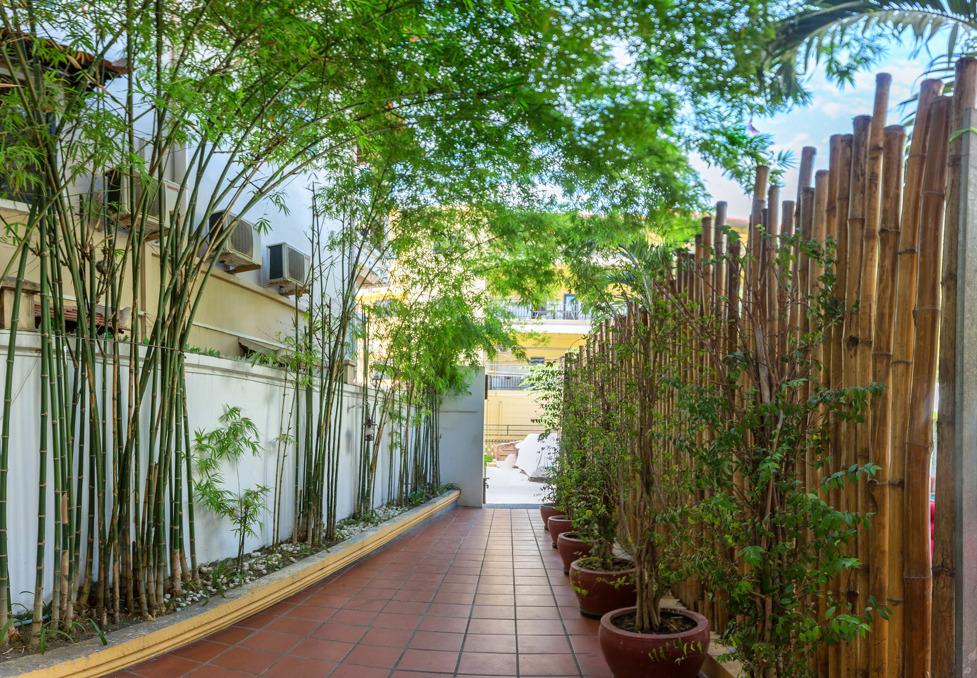 Jasmin Monument Hotel Phnom Penh Exterior photo